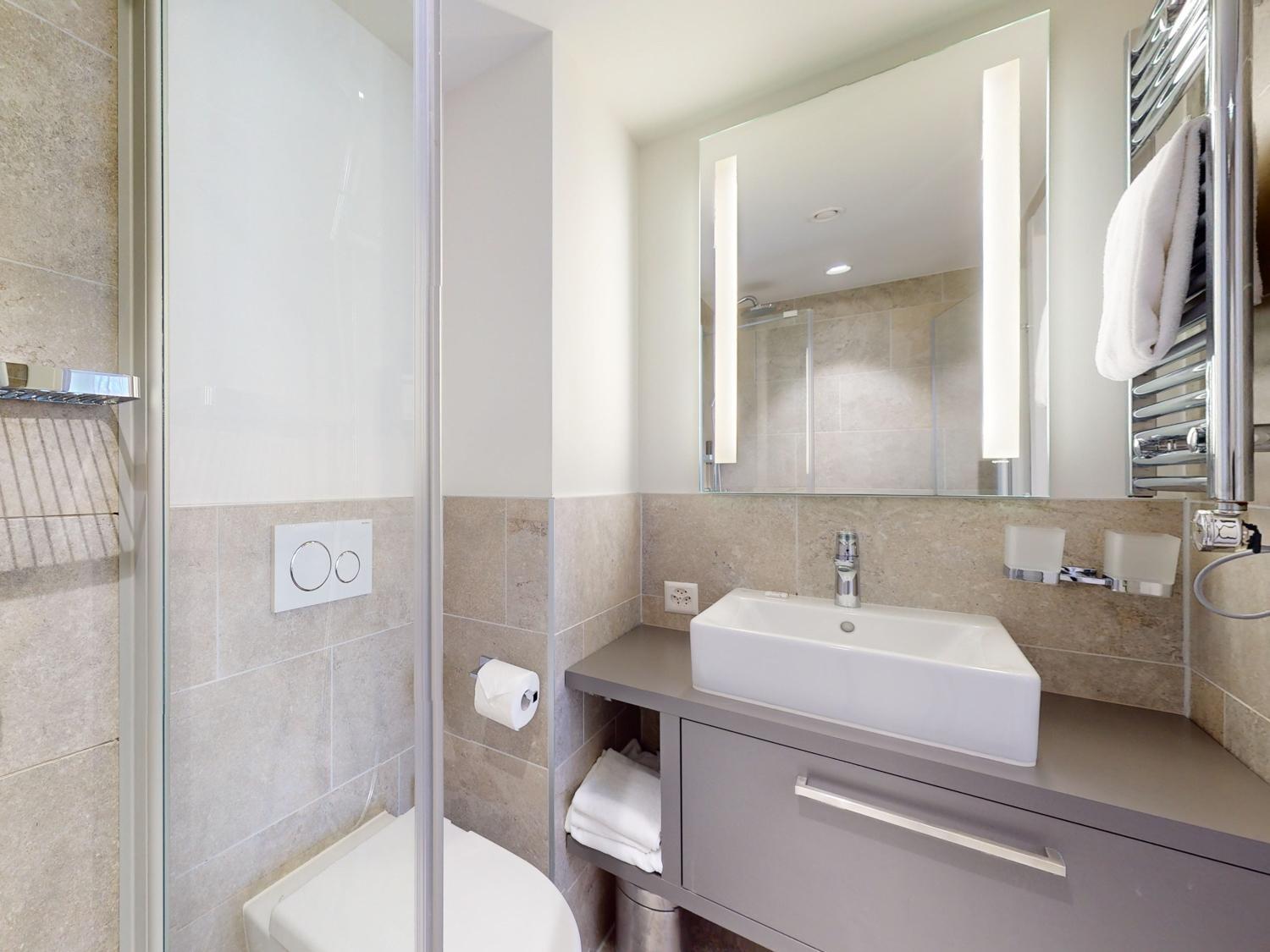 Nonanteneuf Appart Hotel Vevey - Contactless Check-In Phòng bức ảnh